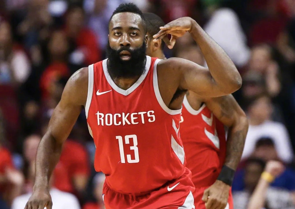 在篮板争夺 在篮板争夺