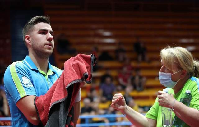 一场备受瞩 一场备受瞩